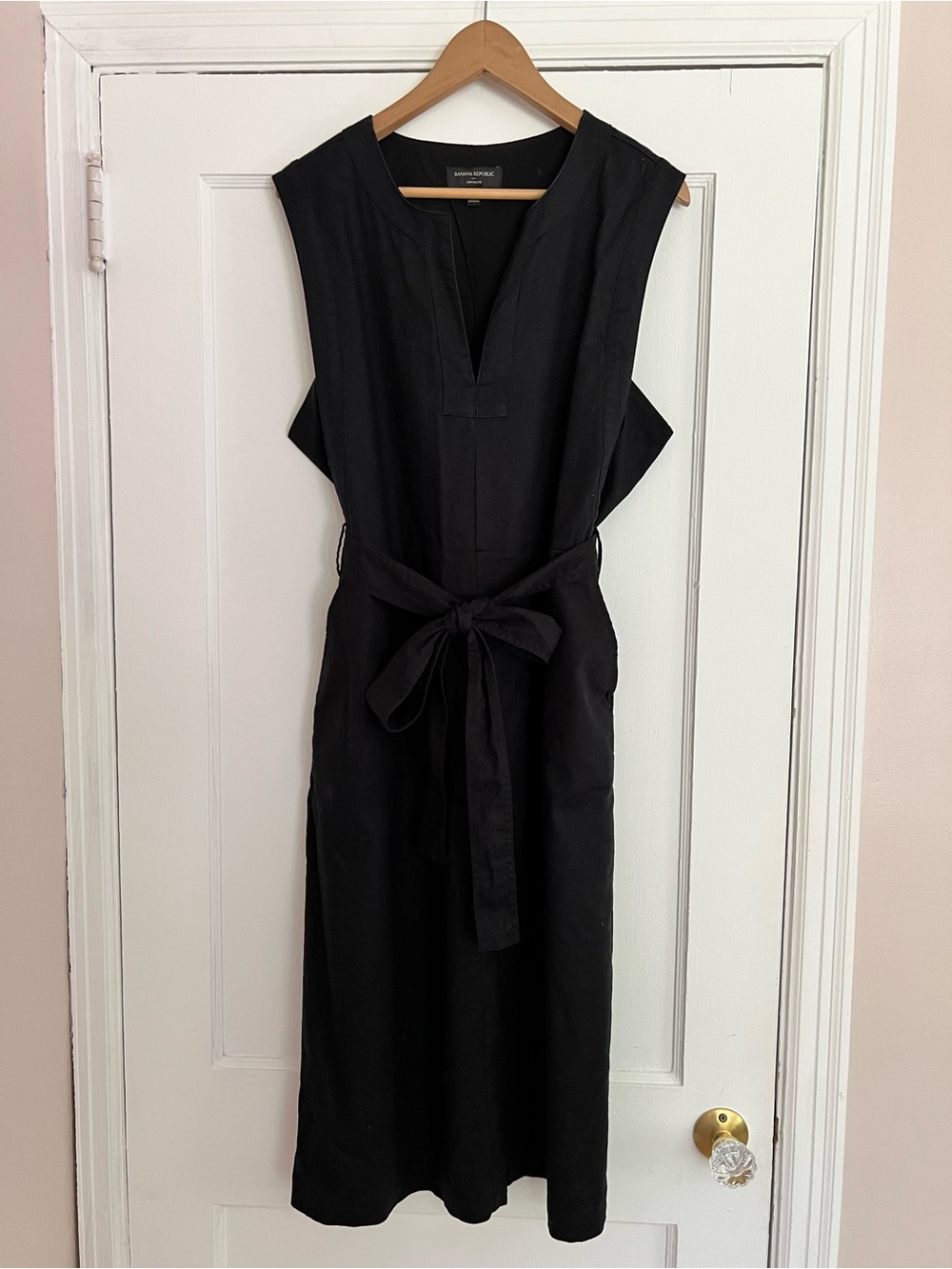 Banana Republic Black Midi Tie-Waist Sleeveless Dress